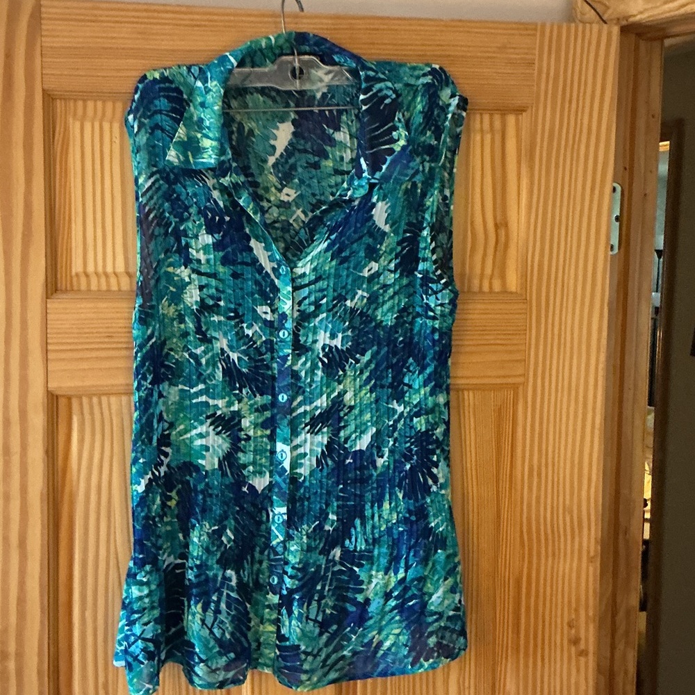 Fashion Bug Sleeveless Button-Front Top in Teal & Navy